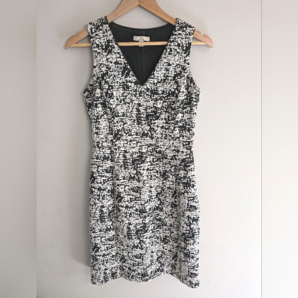 Halston Black White V-Neck Sheath Dress Size XS